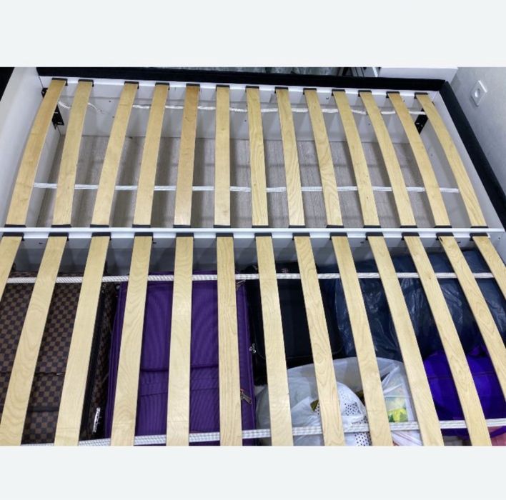 Кровать двуспальная