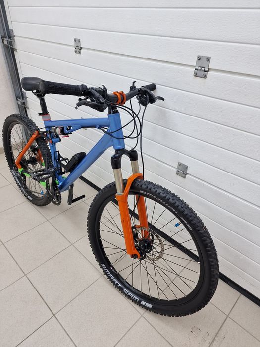 Bicicleta MTB Cube.