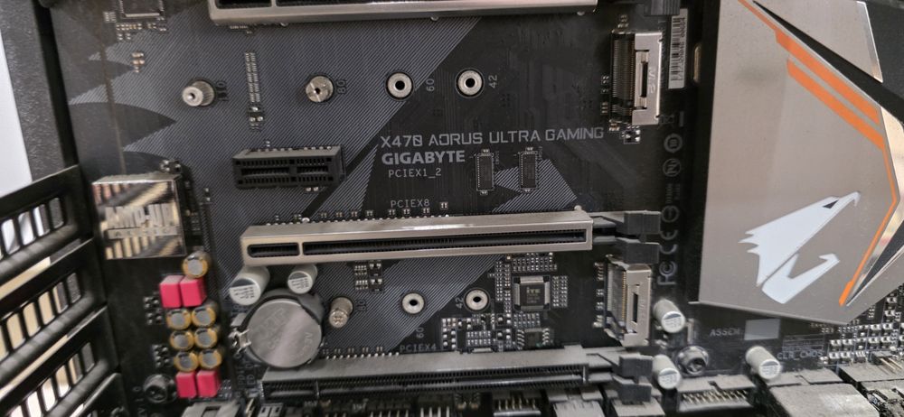 Материнская плата GIGABYTE X470 Aorus Ultra Gaming.  Возможен обмен