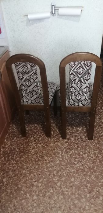 Продам новые стулья