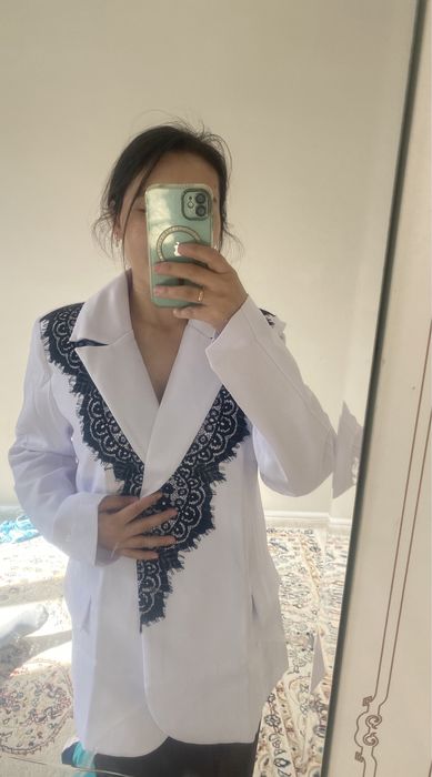 Женский пиджак белый