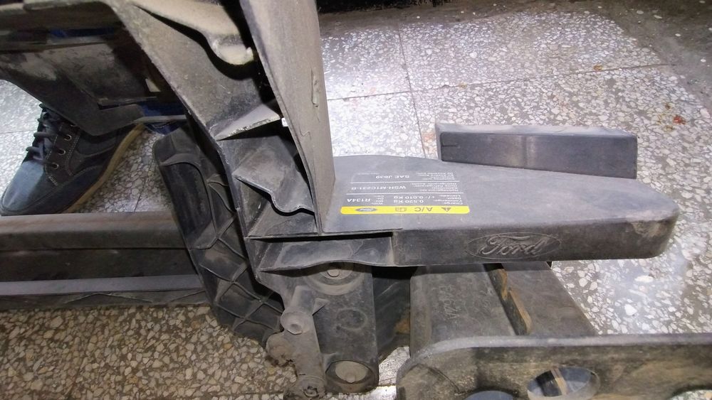 Маска за Форд фиеста МК5