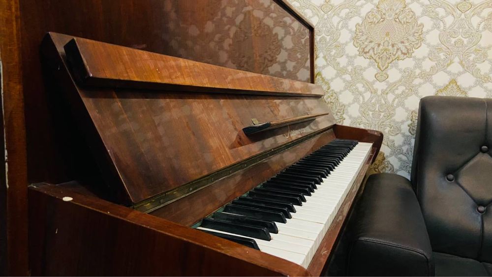Fartepiano sotiladi lastochka srochnaga termiz shahridan 2 million