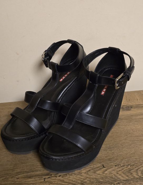Prada оригинални дамски сандали