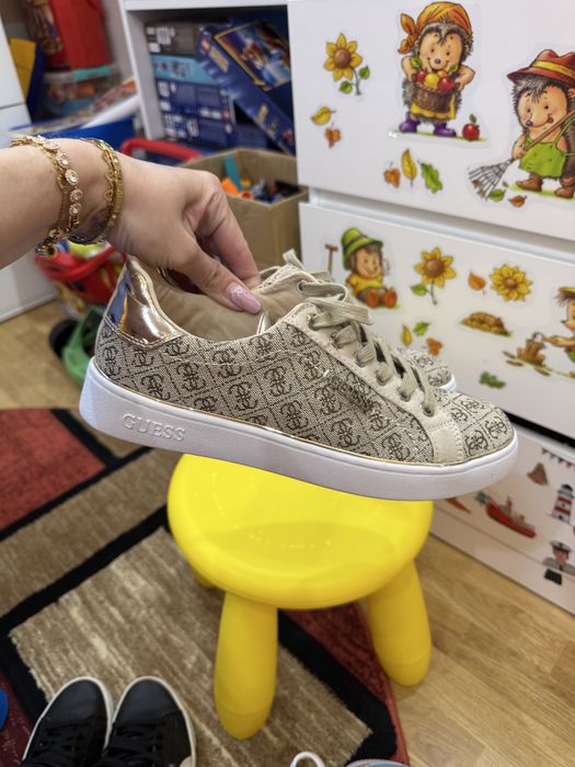 Guess originali marimea 39