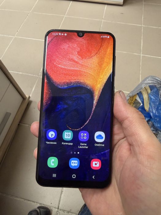 Samsung Galaxy A50 4/128gb отличен