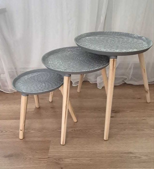 Masuta mica  set de 3 buc