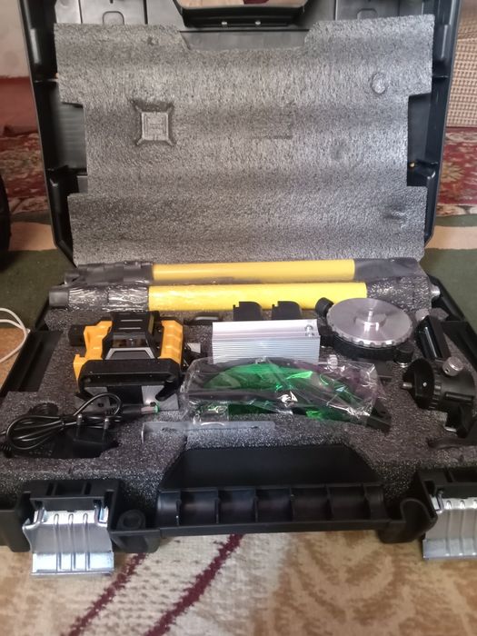 Лазерныи уровен сатылады новыи