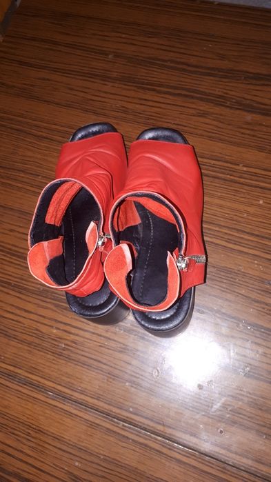 Огненочервени високи сандали естествена кожа