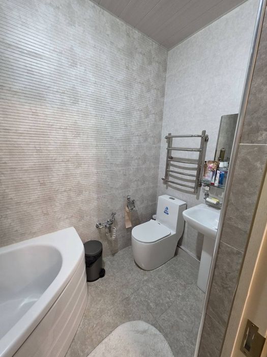 Шох мед метро Ойбек Банковская 5/6/9 квартира продаётся