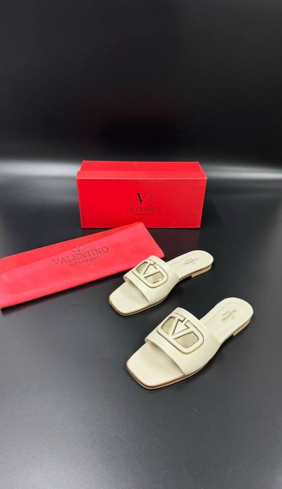 Papuci dama Valentino