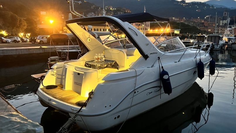 Barca Sessa Oyster 30 / 320 cp / 390 ore / 8 locuri / 4  de dormit