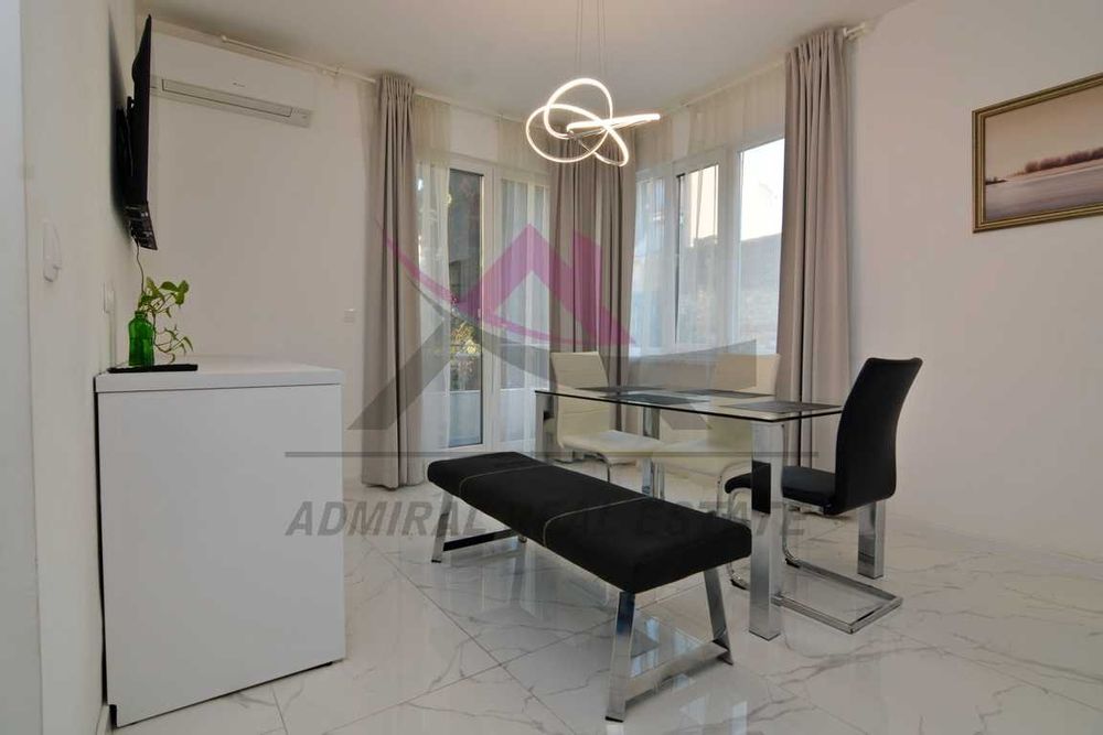 Дава се под наем Четиристаен апартамент в Варна, Център - 100 кв.м за 900 € - Снимка #2