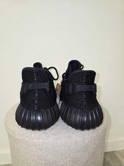 Yezzy Boost 350 V2 Onyx