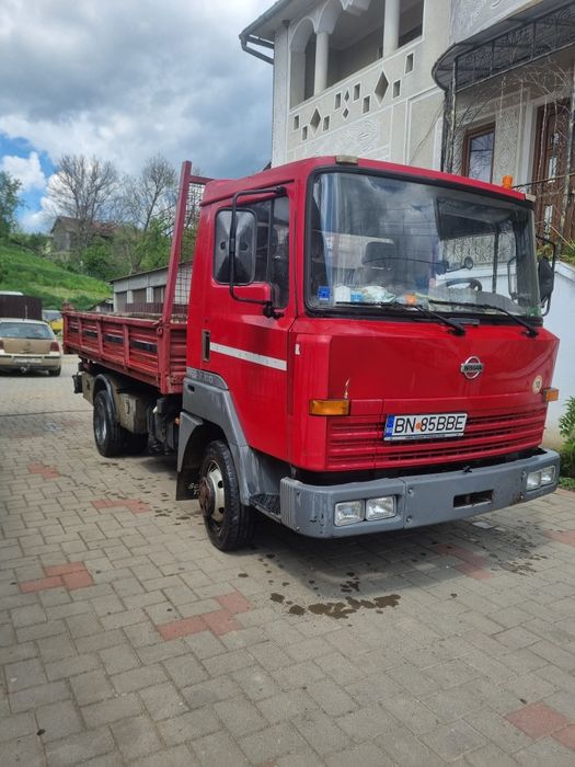 Nissan eco t100 .
