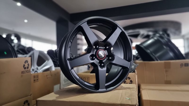 16 цола 5x112/5х112 MOMO Vw,Mercedes,Skoda,Seat