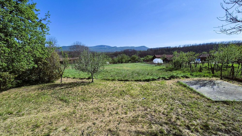 Обзаведена къща в село Александрово, Шуменско