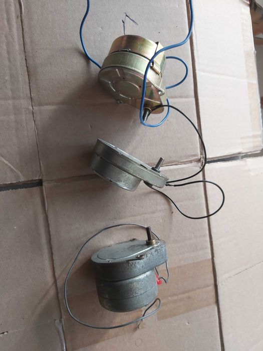 Lot Motoare Sincrone / Micromotoreductoare Industriale 220V (Crouzet, IREL Mediaș)