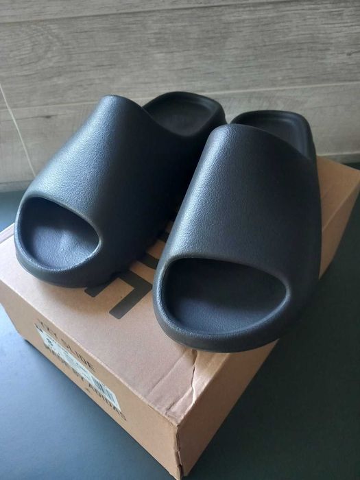 Yeezy slide , US8