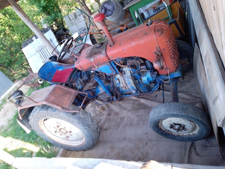 Vând tractor Staer sau schimb cu auto