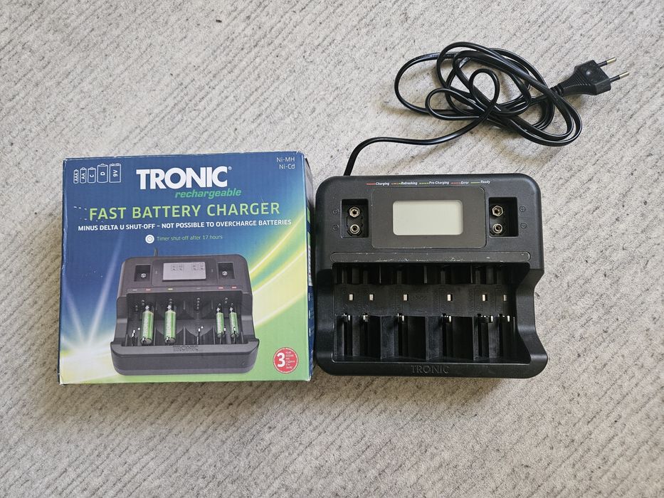 Tronic универсално зарядно за батерии