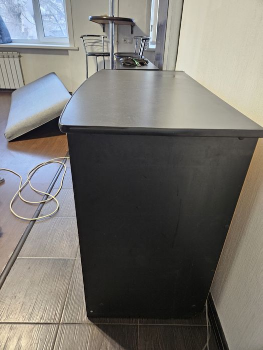 Комод в спальню либо прихожую