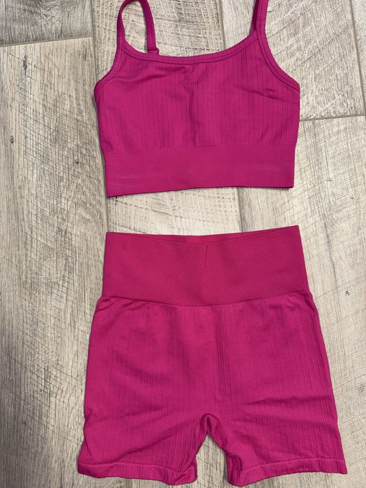 Дрехи, спортни комплектчета