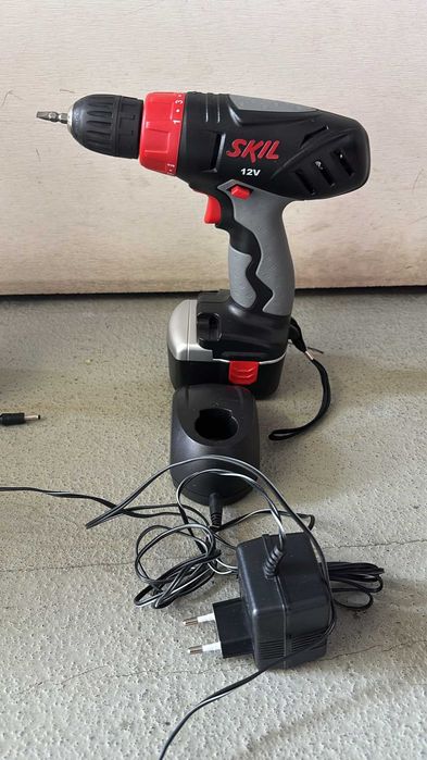 Mașină de găurit și înșurubat SKIL 12V + acumulator + încărcător