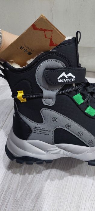 Новые зимние ботинки 33р