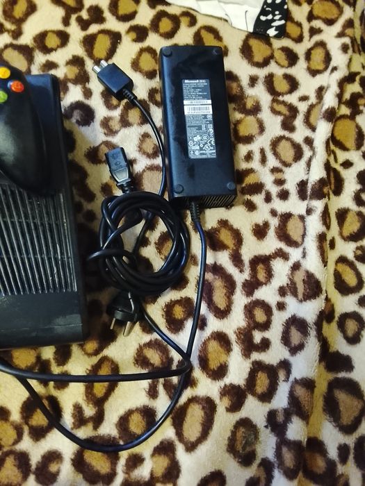 Vând xbox360 cu fifa19