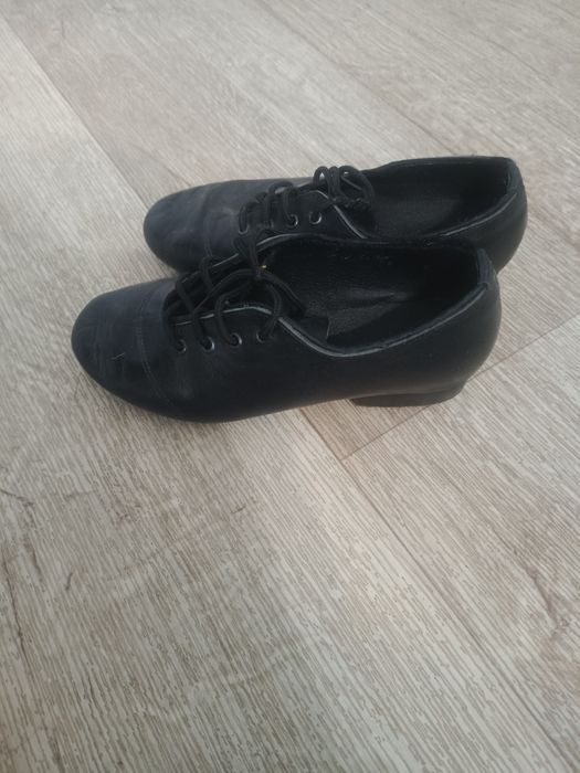 Продам танцевальные туфли