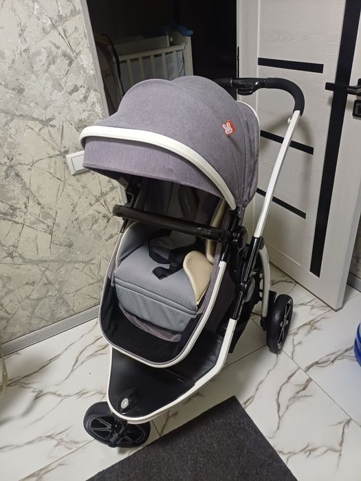 Продаётся фирменный коляска Seebaby korito