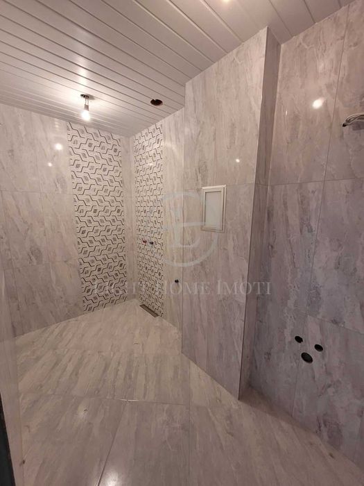 Продава се Тристаен апартамент в Пловдив, Остромила - 124 кв.м за 823 €/кв.м - Снимка #11