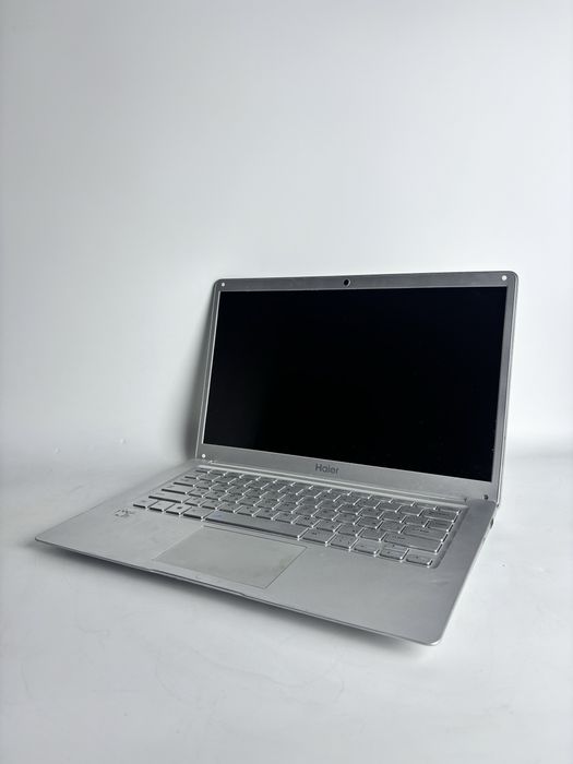 Ноутбук марки Haier с дефектами