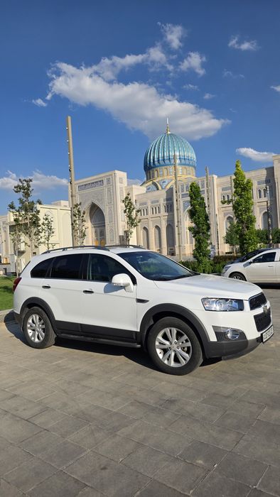 Продам Chevrolet Captiva 2012 года выпуска