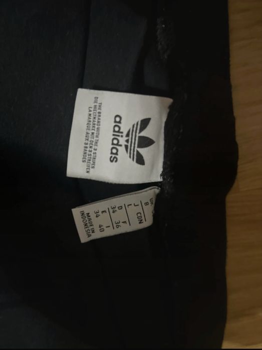 Pantaloni adidas negri