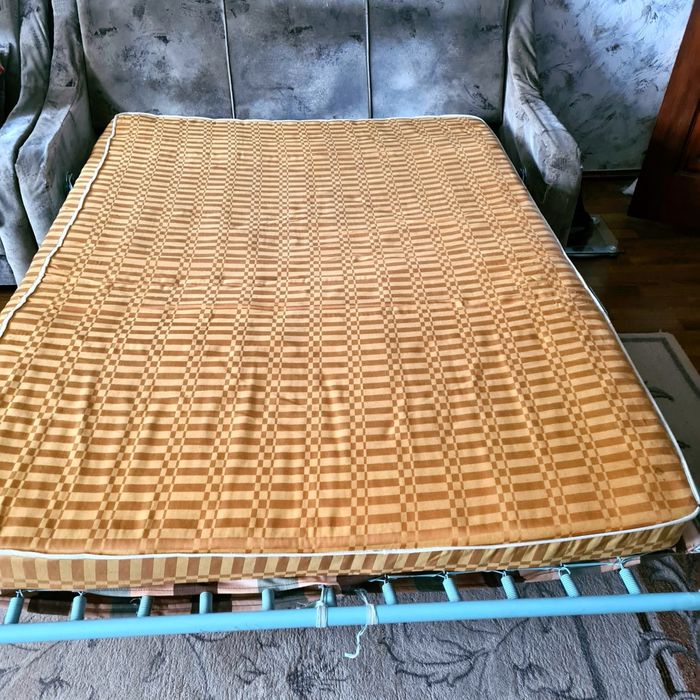 Отдам диван с креслами