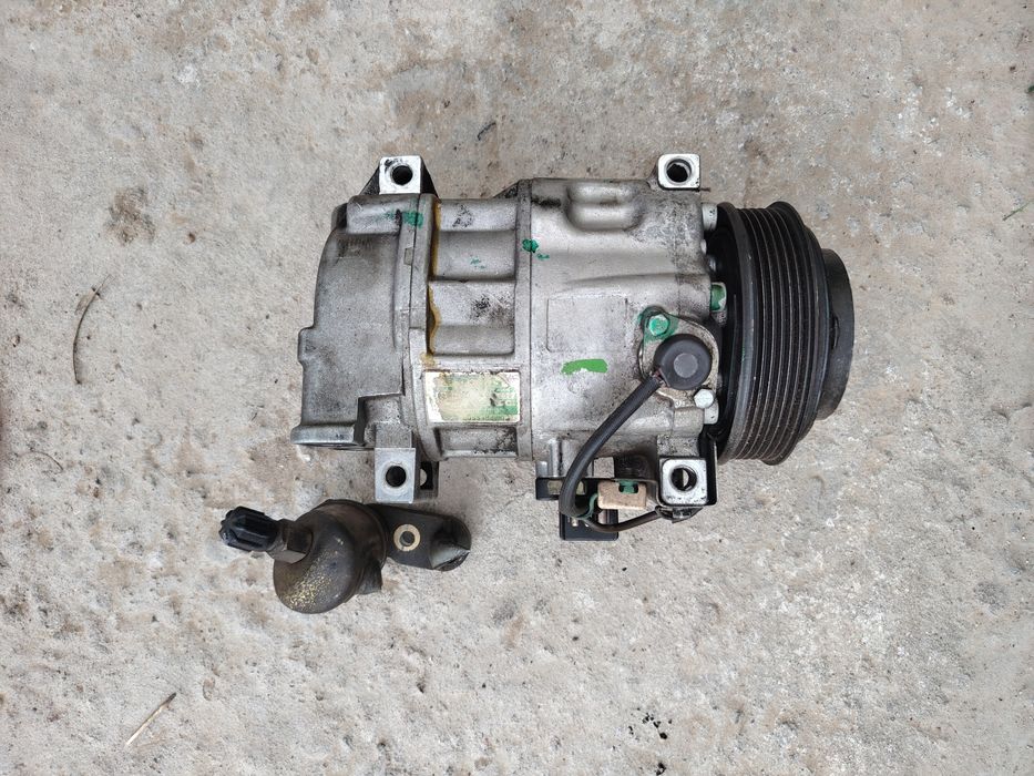 Продам компрессор кондиционера на Мерседес 111 мотор