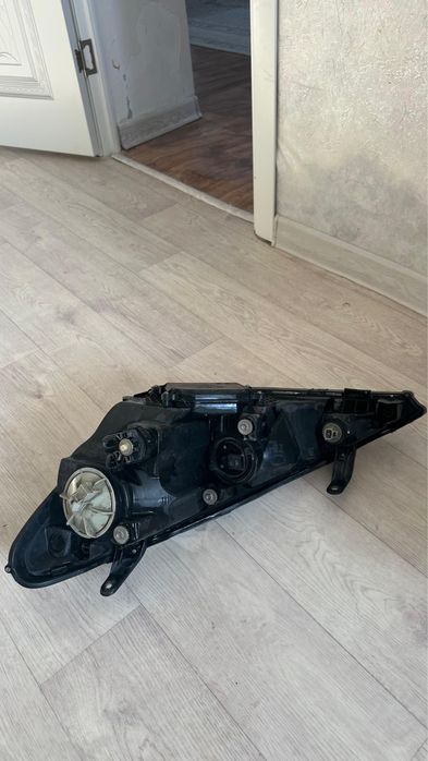 Estima фара Естима 2004