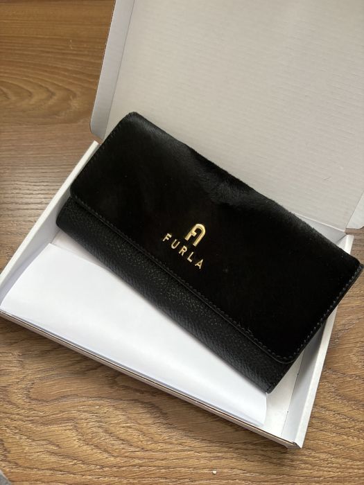 Портфейли FURLA