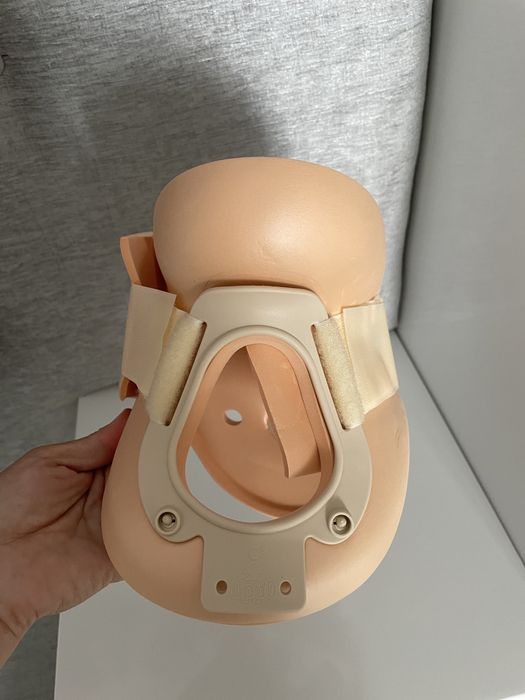 Шейный воротник