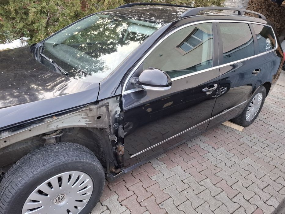 Vând uși VW PASSAT B6 Negru LC9X complete stânga dreapta