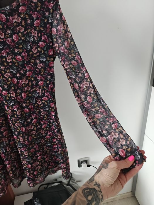 Ефектна рокля с пайети Bershka