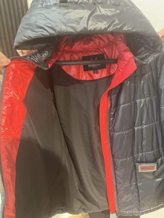 Куртка осеня в отличном состоянии