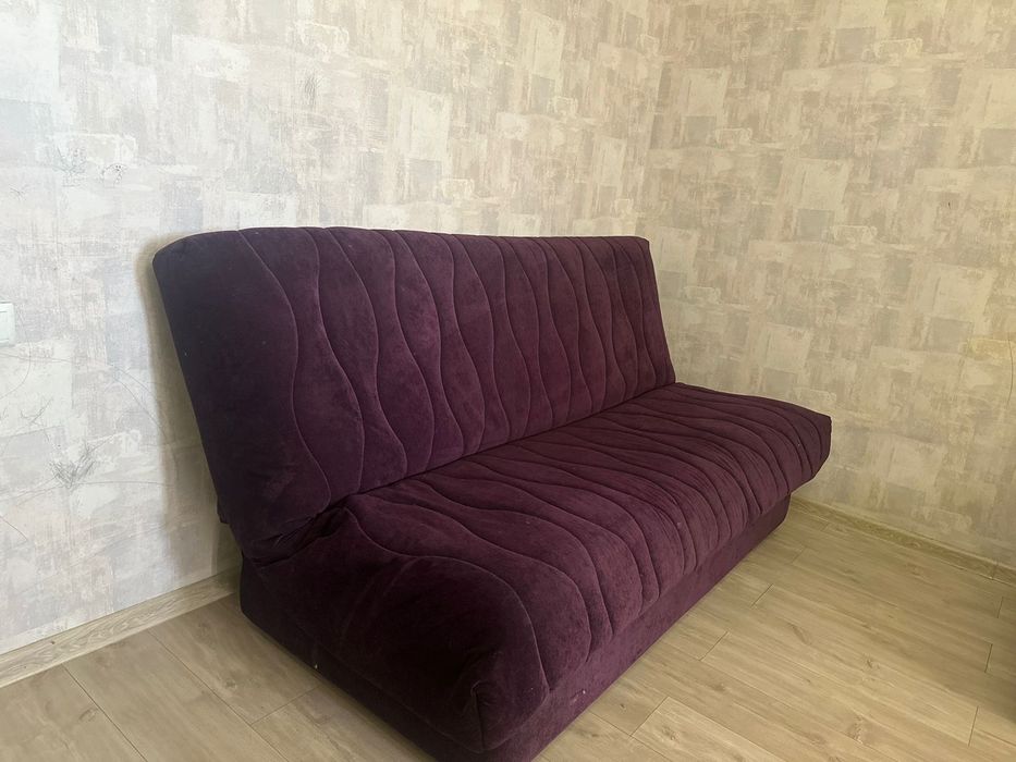 СРОЧНО Продам фиолетовый диван