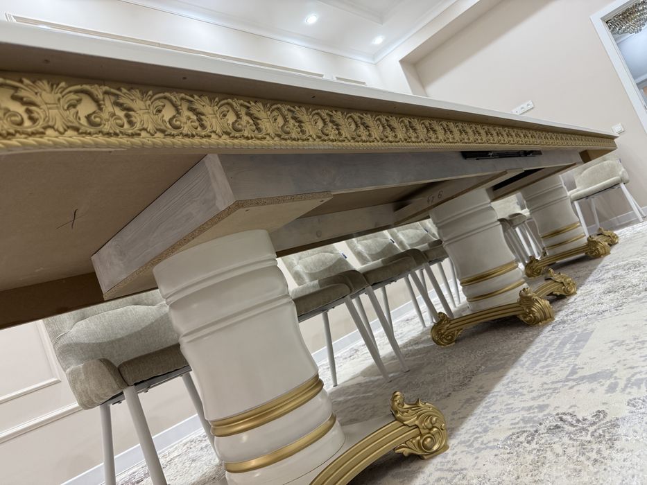 Новый стол красивый