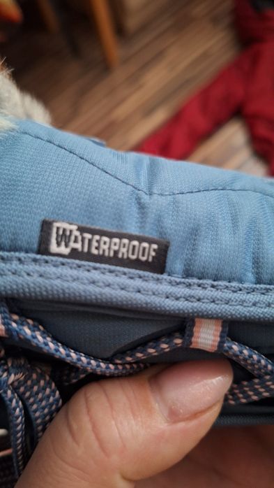 Vând cizme impermeabile pentru copiii