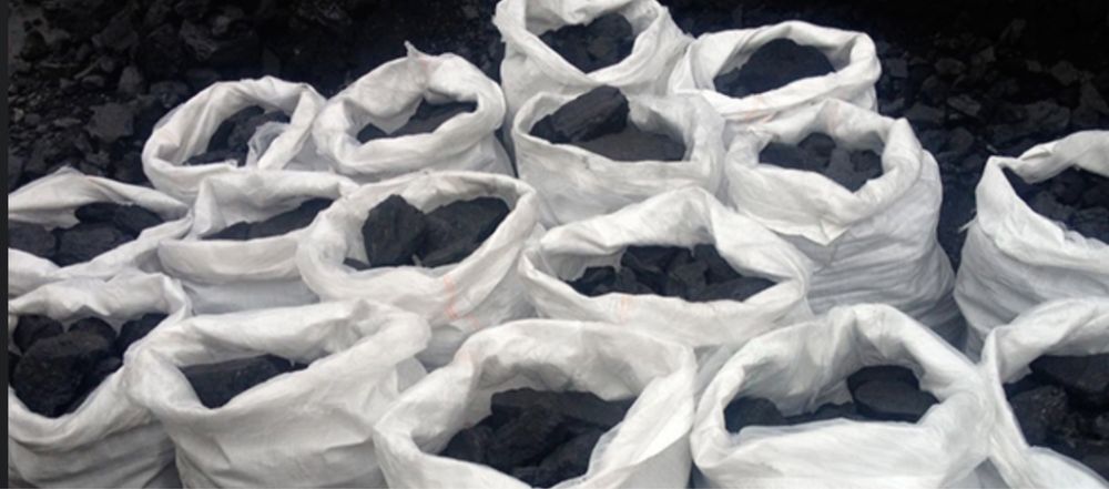 Уголь и дрова сухие