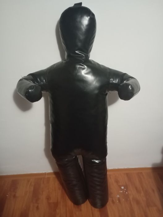 Vând manechin de lupte (înălțime 1.40)