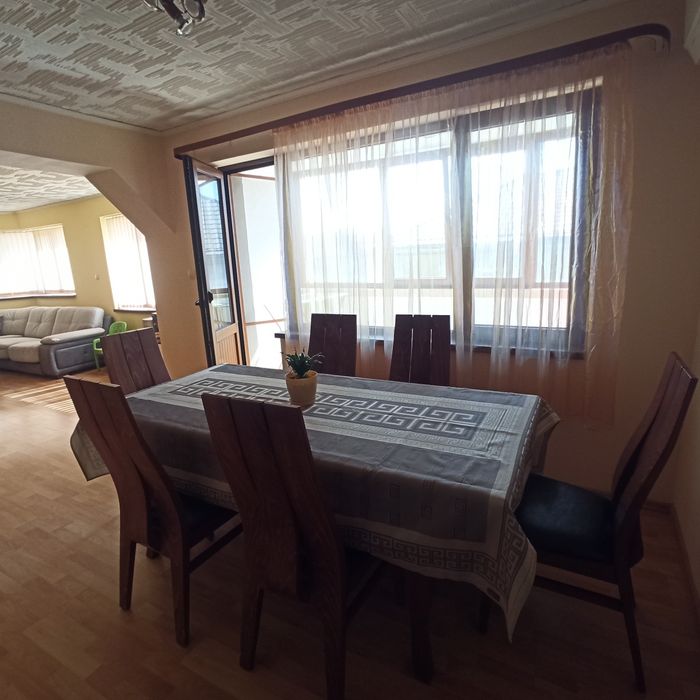 Агенция Селект предлага разкошен,светъл четиристаен апартамент,монолит